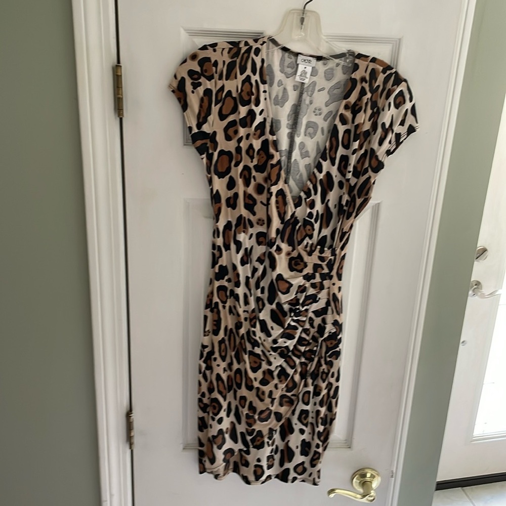 Cache leopard short sleeve dress